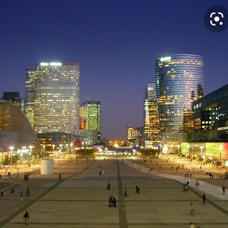 Studio Neuf Paris La Defense Metro 15 Rueil - Suresnes - Mont Valerien Exterior foto