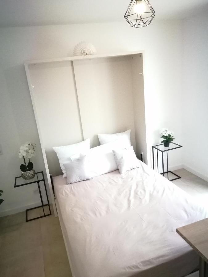 Studio Neuf Paris La Defense Metro 15 Rueil - Suresnes - Mont Valerien Exterior foto