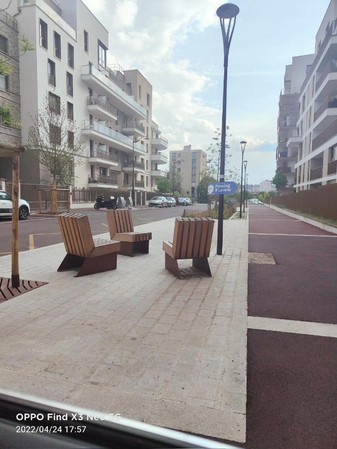 Studio Neuf Paris La Defense Metro 15 Rueil - Suresnes - Mont Valerien Exterior foto